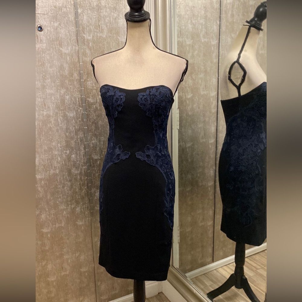 Diane Von Furstenberg Elegant Black and Navy Lace Dress, US2